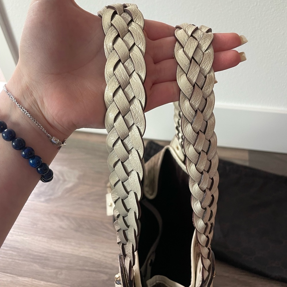 Gucci Shoulder Bag - Picture 4 of 11